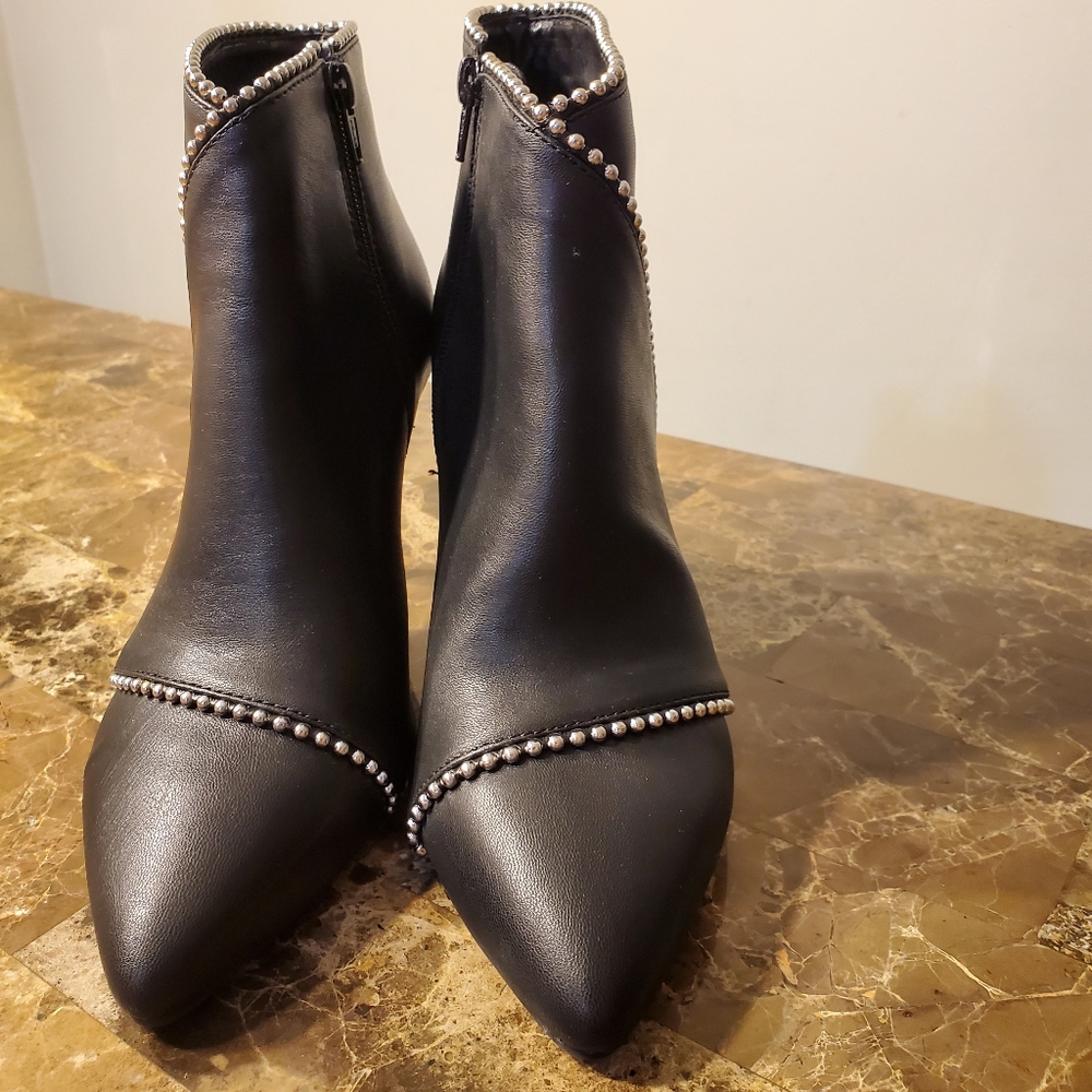 Apt 9 Black w Silver Studded Size 8.5 Bootie